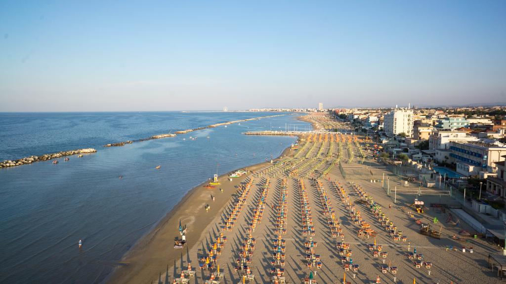 Aron Hotel Rimini Exterior foto